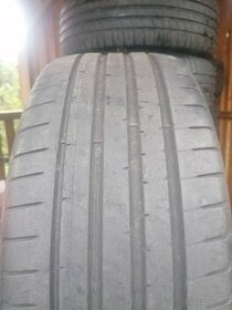 215/40R18