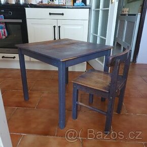 Prodám dřevěný stolek a židli - 1