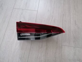 Zadní levé vnitřní světlo Škoda Octavia IV combi