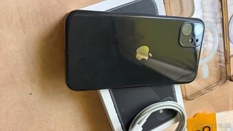 iPhone 11 64gb výborný stav