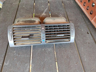 BMW E46, přední průduchy ventilátoru, palubní deska