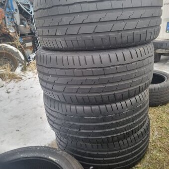 Hankook 235/40/19 letní sada 4ks jak nov