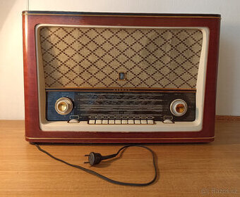 Staré retro rádio Tesla Hymnus 625A-2