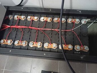 Nízkonapěťová baterie lifepo4 48V 15kwh s bms