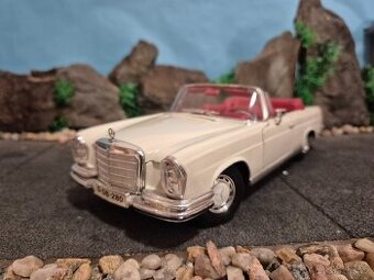 Prodám model 1:18 Mercedes Benz 280SE