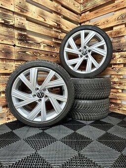 VW Golf VIII - zimní orig. ALU Bergamo 5x112 R18