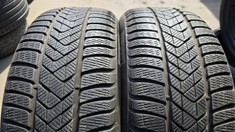 Zimní pneu 235/50/19 Pirelli