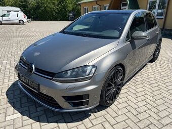 Volkswagen Golf R 2.0TSI 4Motion 221kW manuál 2014