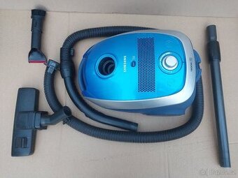 Silný vysavač  1800 W