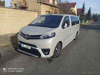 Toyota Práce Verso.