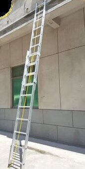 Hliníkový žebřík s lankem - 12 m