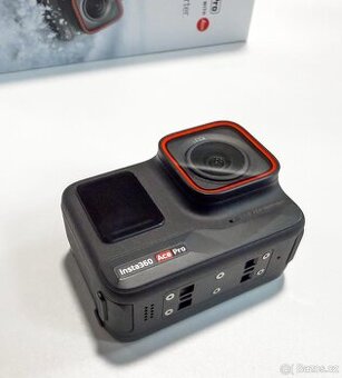 Insta360 Ace Pro + bohaté příslušenství. Perfektní stav