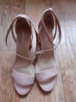 Dámské sandály na podpatku 41/42