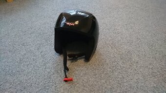 Lyžařská helma černá