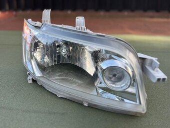 Daihatsu Materia-svetlo prave