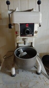 Robot, Lednice, Chladící vitríny