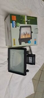 Halogenový reflektor Philips Massive