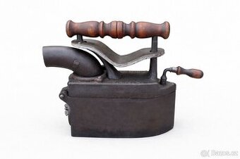 Obrovská komínová velmi stará sbírková žehlička D.R.G.M.