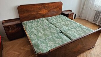 postel, noční stolky, skříně, 50. léta 20 stol.