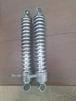 Zadní tlumiče na Simsona