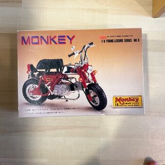 Plastikový model honda monkey