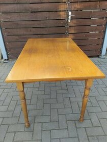 Jídelní stůl dřevěný - 1