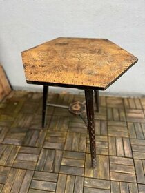 starý stolek