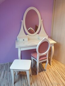 Toaletní stolek Ikea