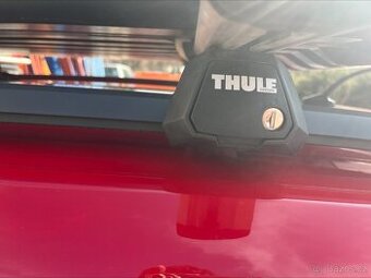 Nosné patky Thule Evo Raised Rail 7104.
