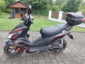 Skútr Longjia LJ 50 QT-M