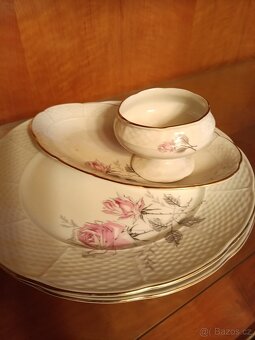 Starožitné sklo a porcelán