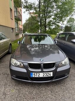 BMW E90 318i, 2.0