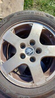 Prodám pneumatiky bez disk -185/60R14H
