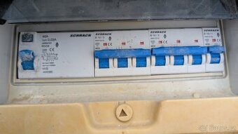 Staveništní rozvaděč SCHRACK – 400V / 230V, jističe, chránič - 1