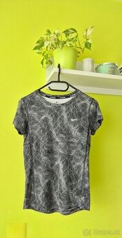 Černobílé dámské tričko Nike
