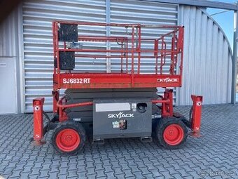 TERÉNNÍ NŮŽKOVÁ PLOŠINA SKYJACK 12 M
