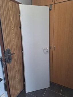 Bílé plné dveře 60 pravé