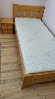 Prodám postel s matrací, nočním stolkem a 2 úložnými boxy.