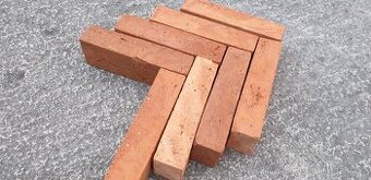 Starobylé cihly pro kutily, stavitele a renovátory
