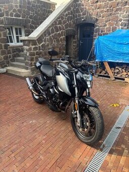 CF Moto 650NK