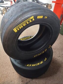 Závodní pneu PIRELLI 250/575 R13