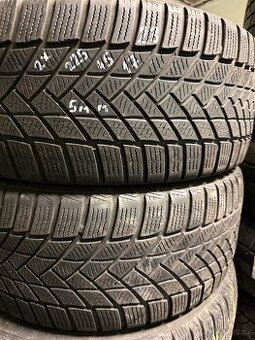 2x Zimni pneu r17 225/45/17