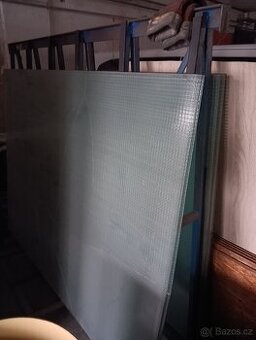 Přepravní stojan na sklo