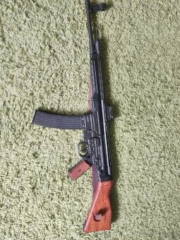 Replika stg44