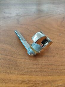 Otočný zámek se závorou