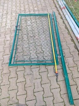 Zahradní branka se sloupkem