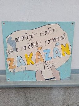 Plechová cedule Vstup na školní pozemek zakázán