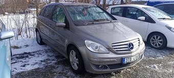 Mercedes Benz B180