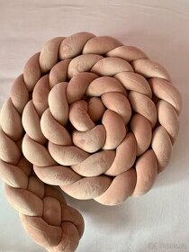 Nový zaplétaný mantinel cop ze 4 pramenů do dětské postýlky