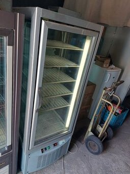 Gastro mrazící vitrína Mondial N400